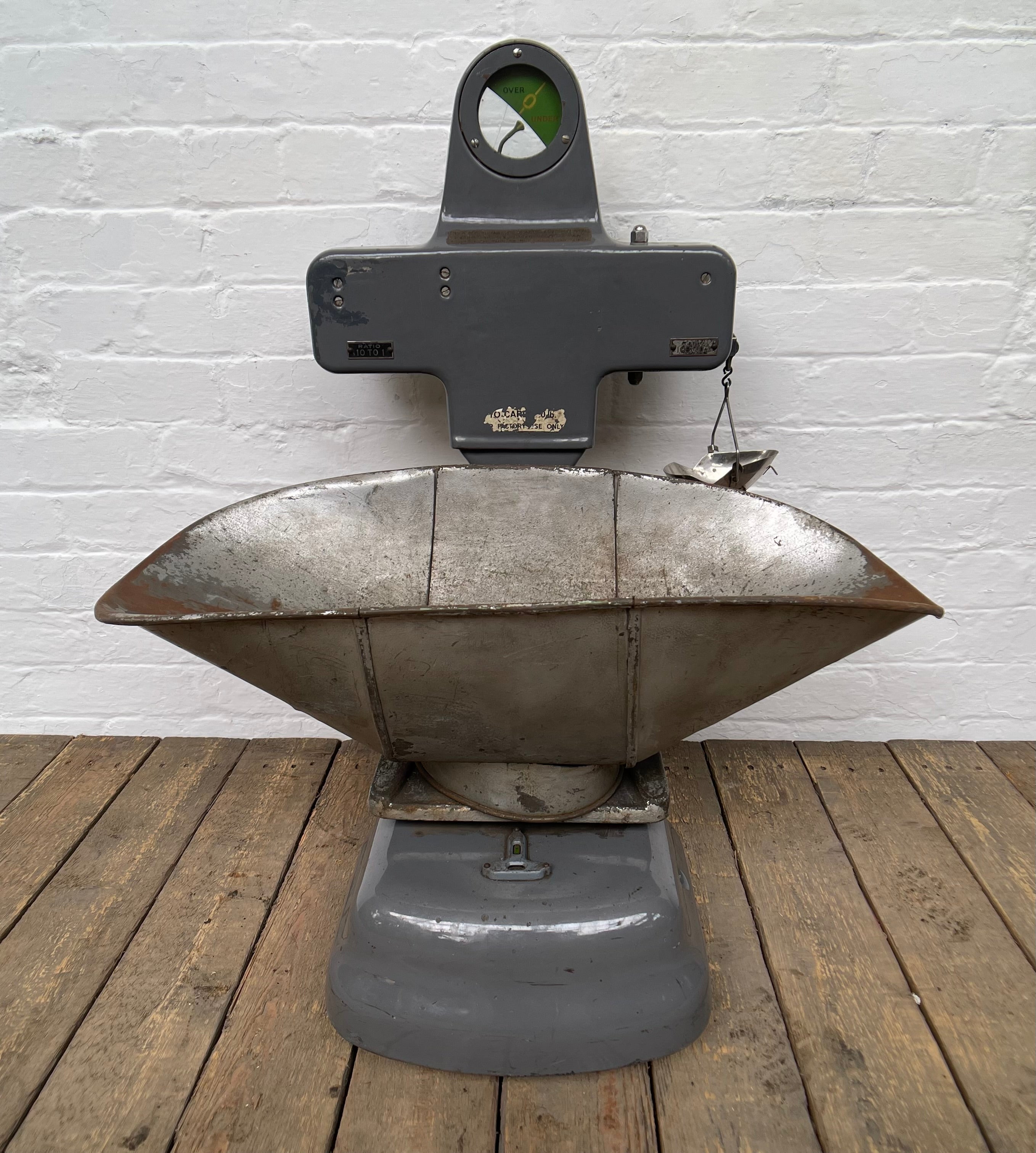 Industrial scale Qty 1