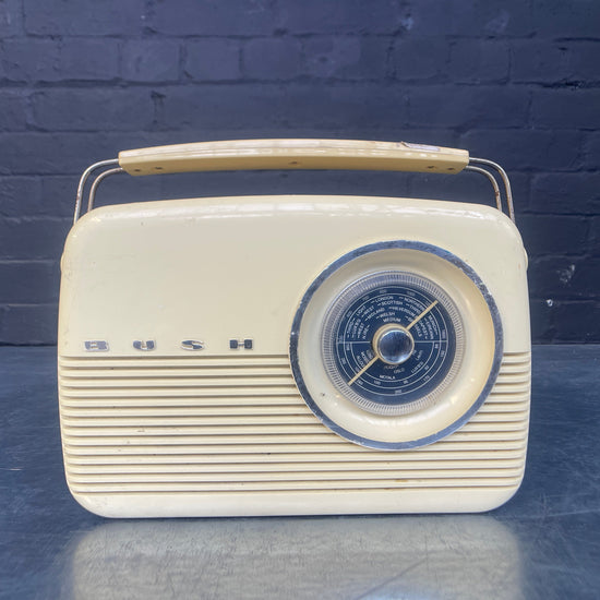 Bush TR82 radio X1