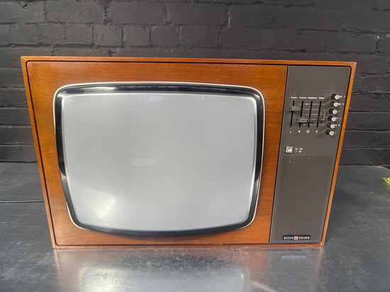 TV with wood finish Qty 1