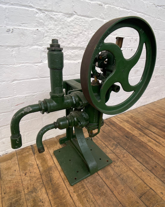 Oil pump green Qty 1